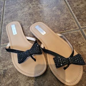 Black bow sandals